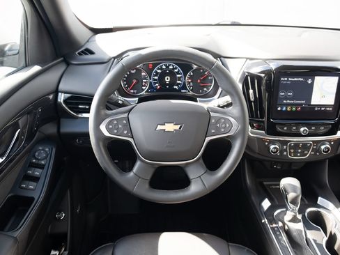 Used 2023 Chevrolet Traverse High Country AWD/4WD image 2