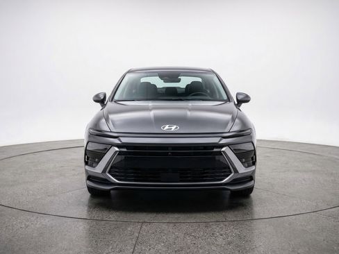 Used 2025 Hyundai Sonata SEL FWD image 2