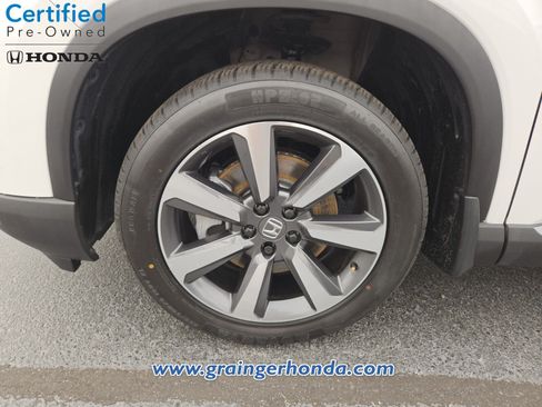 Certified 2023 Honda Pilot Touring image 9