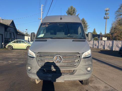 Used 2023 Mercedes-Benz Sprinter 3500 image 3