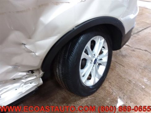 Used 2018 Ford Escape SEL image 19