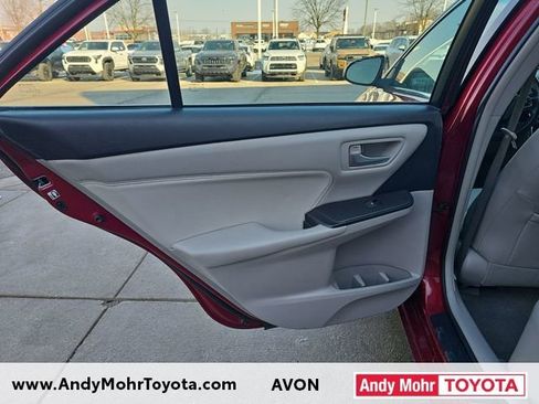 Used 2017 Toyota Camry XLE image 27