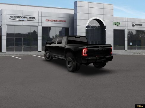 New 2026 RAM 3500 Laramie AWD/4WD image 5