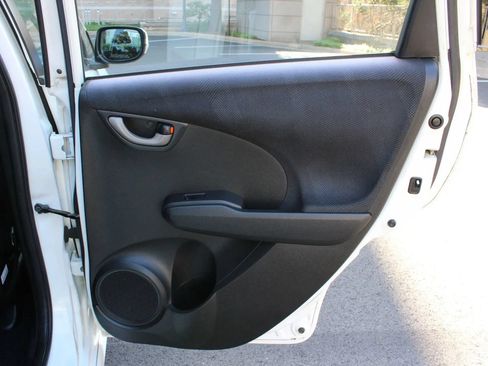 Used 2010 Honda Fit Sport image 22