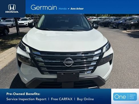 Used 2024 Nissan Rogue S FWD image 2