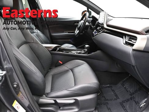 Used 2019 Toyota C-HR Limited FWD image 22