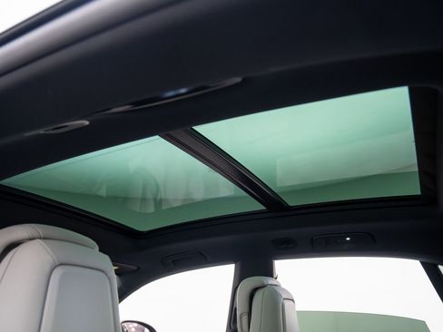 Certified 2024 Porsche Macan 4 Electric image 18