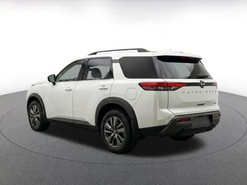 Used 2025 Nissan Pathfinder SV AWD/4WD image 7