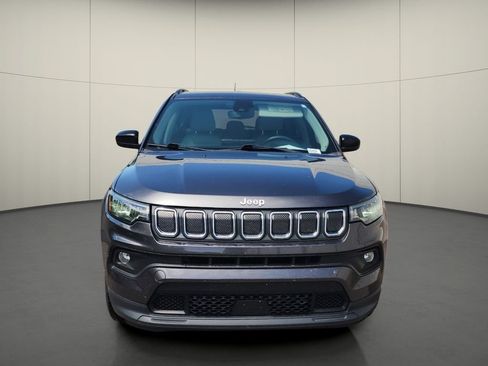 Used 2022 Jeep Compass Latitude AWD/4WD image 2