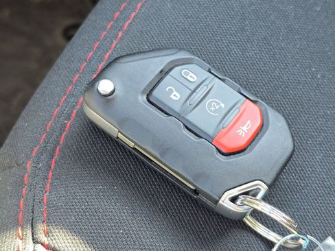 Used 2023 Jeep Wrangler Unlimited Rubicon w/ Xtreme 35 Tire Package image 35