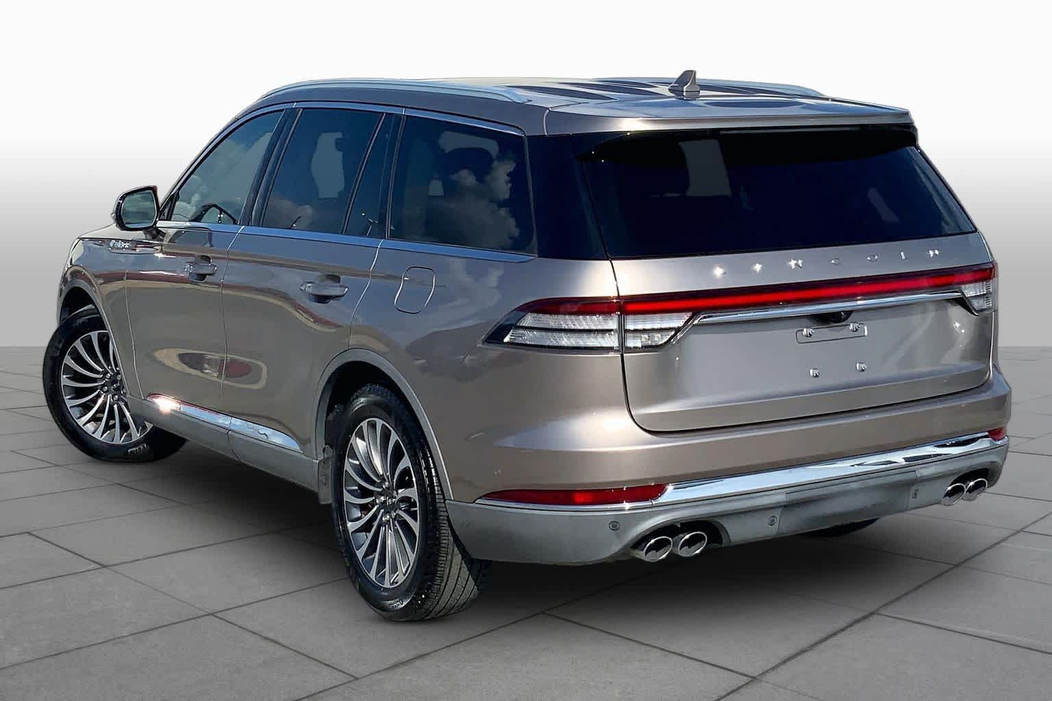Used 2020 Lincoln Aviator Reserve w/ Equipment Group 201A RWD image 11