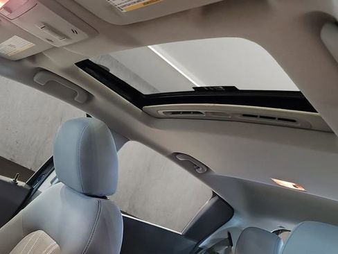 Used 2014 Chevrolet Sonic LT w/ Fun and Sun Package image 10