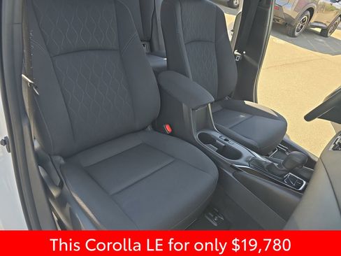 Used 2025 Toyota Corolla LE image 16