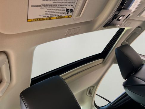 New 2025 Lexus ES 350 w/ Premium Package image 4