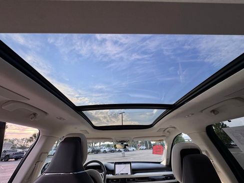 Used 2023 Lincoln Aviator Black Label w/ Jet Package image 29