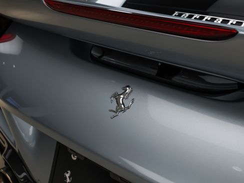 Used 2021 Ferrari F8 Tributo RWD image 27