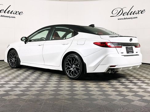 Used 2025 Toyota Camry XSE FWD image 4