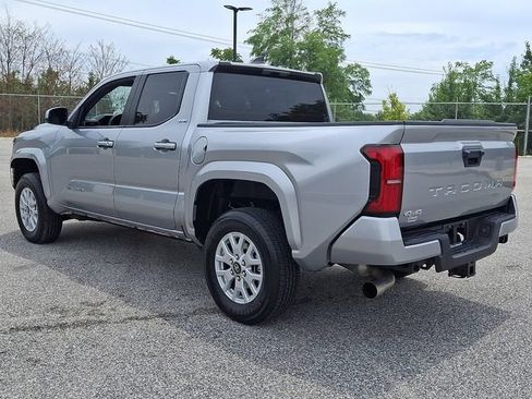 Used 2024 Toyota Tacoma SR5 AWD/4WD image 7