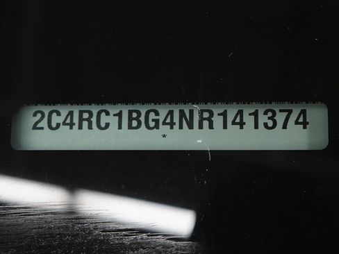 Used 2022 Chrysler Pacifica Touring-L w/ Uconnect Theater Family Group FWD image 35