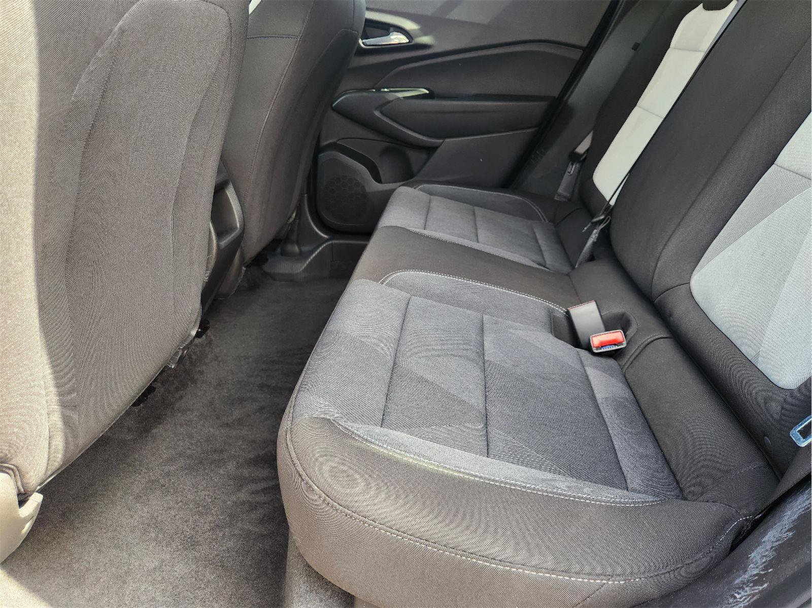 Used 2025 Chevrolet Trax LS FWD image 29