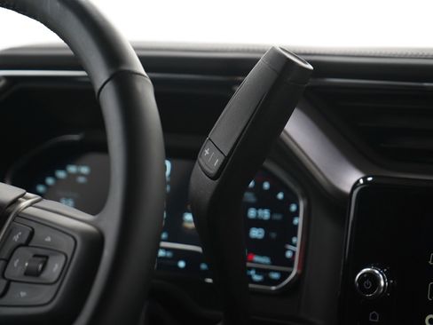 Used 2025 GMC Sierra 2500 Denali w/ Denali Reserve Package AWD/4WD image 18