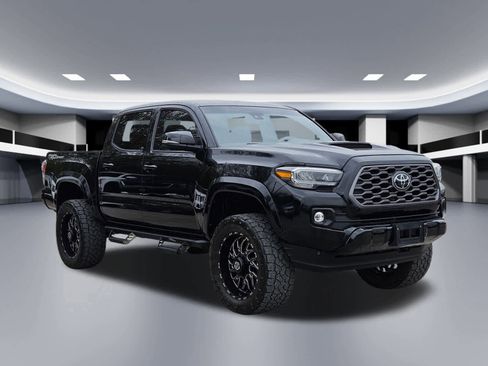 Used 2022 Toyota Tacoma TRD Sport image 8