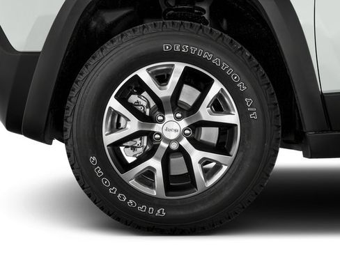 Used 2016 Jeep Cherokee Trailhawk w/ Comfort/Convenience Group image 14