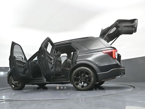 Used 2023 Ford Explorer ST-Line w/ Class IV Trailer Tow Package image 48