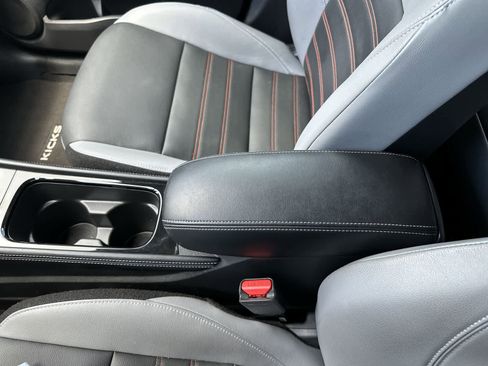 Used 2023 Nissan Kicks SR w/ SR Premium Package FWD image 22