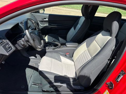 Used 2011 Volvo C30 T5 R-Design image 10