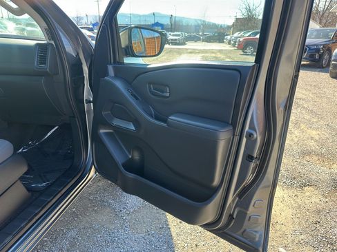 Used 2022 Nissan Frontier S image 16