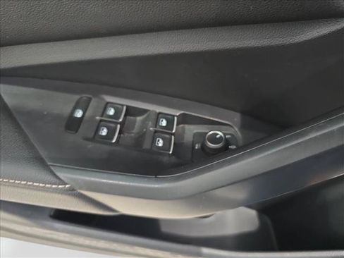 Used 2024 Volkswagen Jetta SE FWD image 28