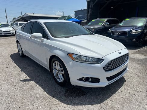 Used 2016 Ford Fusion Titanium FWD image 3