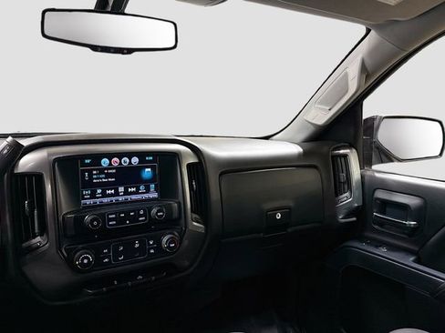 Used 2018 Chevrolet Silverado 1500 LT image 23