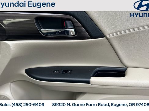 Used 2017 Honda Accord Touring image 22