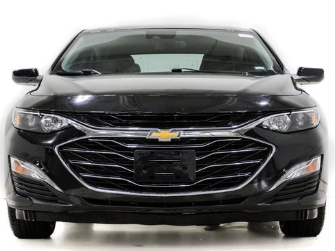 Used 2023 Chevrolet Malibu LT FWD image 2