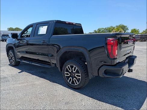 Used 2024 GMC Sierra 1500 AT4 w/ Technology Package AWD/4WD image 5
