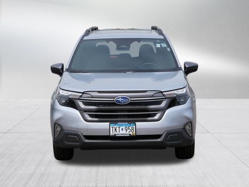 Used 2026 Subaru Forester Premium AWD/4WD image 2