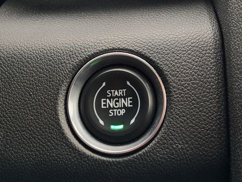 Used 2025 GMC Acadia Elevation image 21