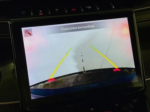 Used 2023 Jeep Grand Cherokee L Limited image 3