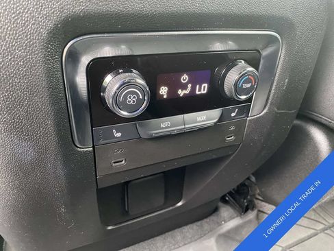 Used 2025 Chevrolet Suburban High Country AWD/4WD image 14