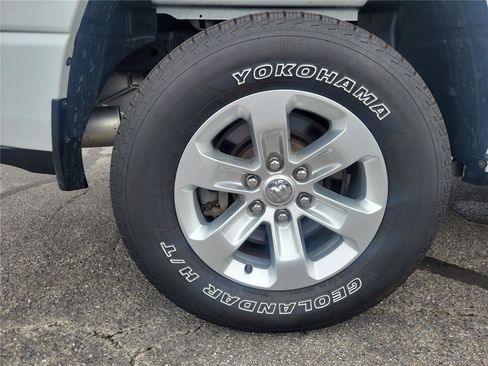 Used 2024 RAM 1500 Laramie AWD/4WD image 6