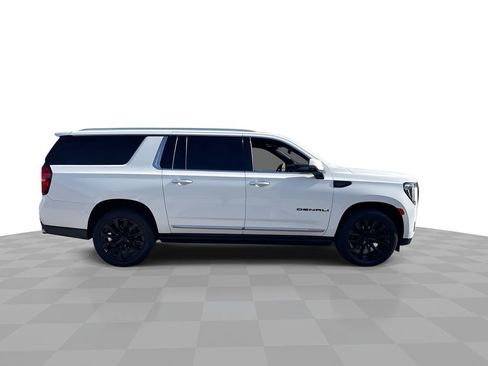 Used 2021 GMC Yukon XL Denali w/ Denali Premium Package image 2