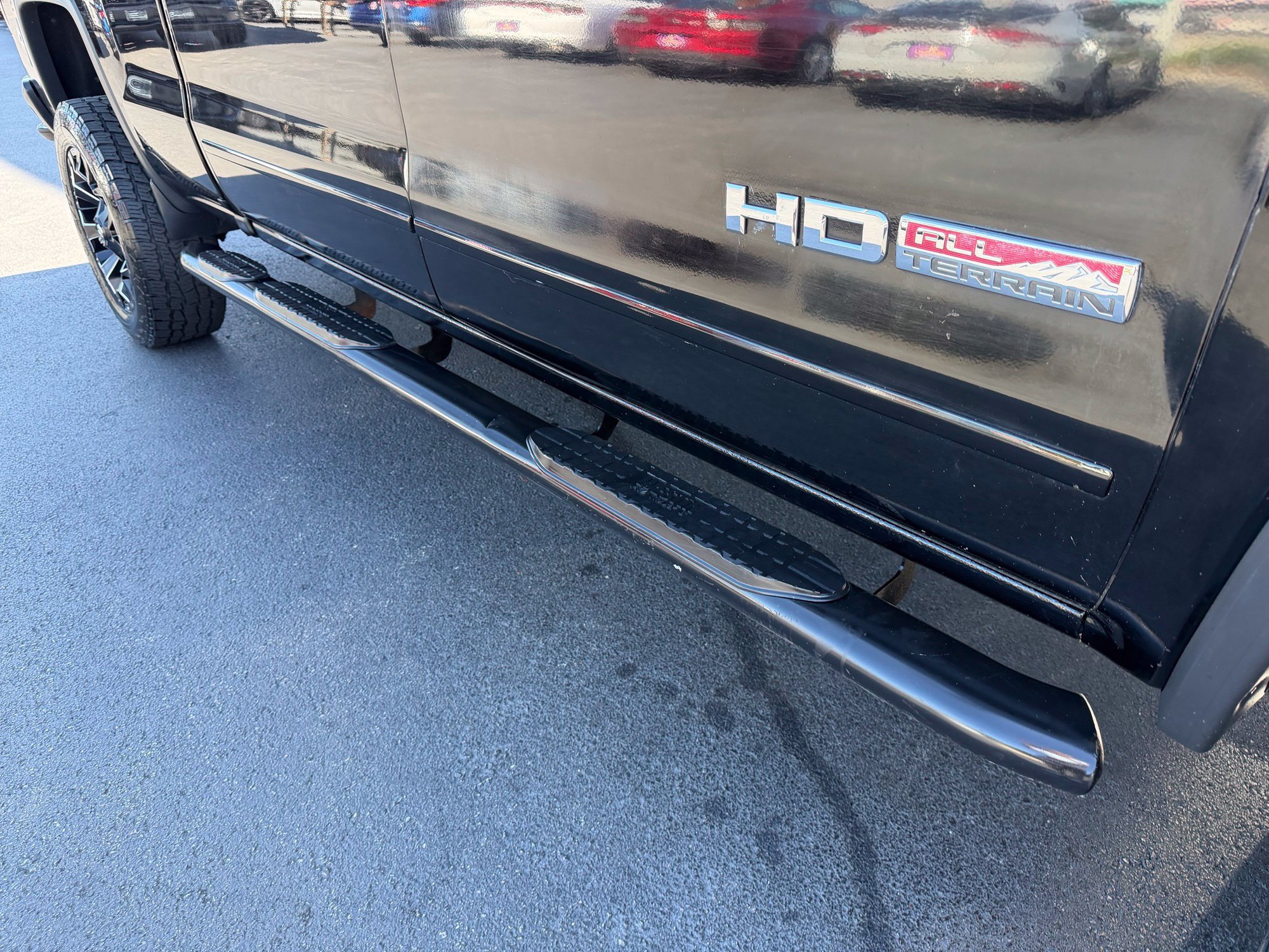 Used 2018 GMC Sierra 2500 SLT w/ All Terrain HD Package AWD/4WD image 9