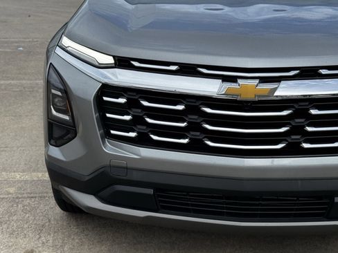Used 2025 Chevrolet Equinox LT FWD image 5