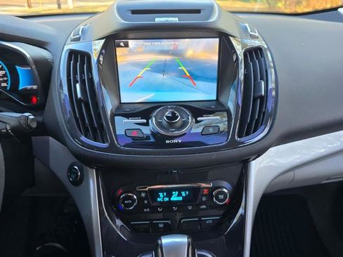 Used 2013 Ford C-MAX SEL image 10