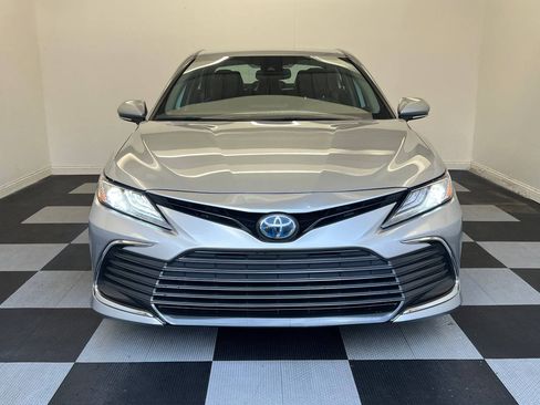 Used 2021 Toyota Camry XLE image 2