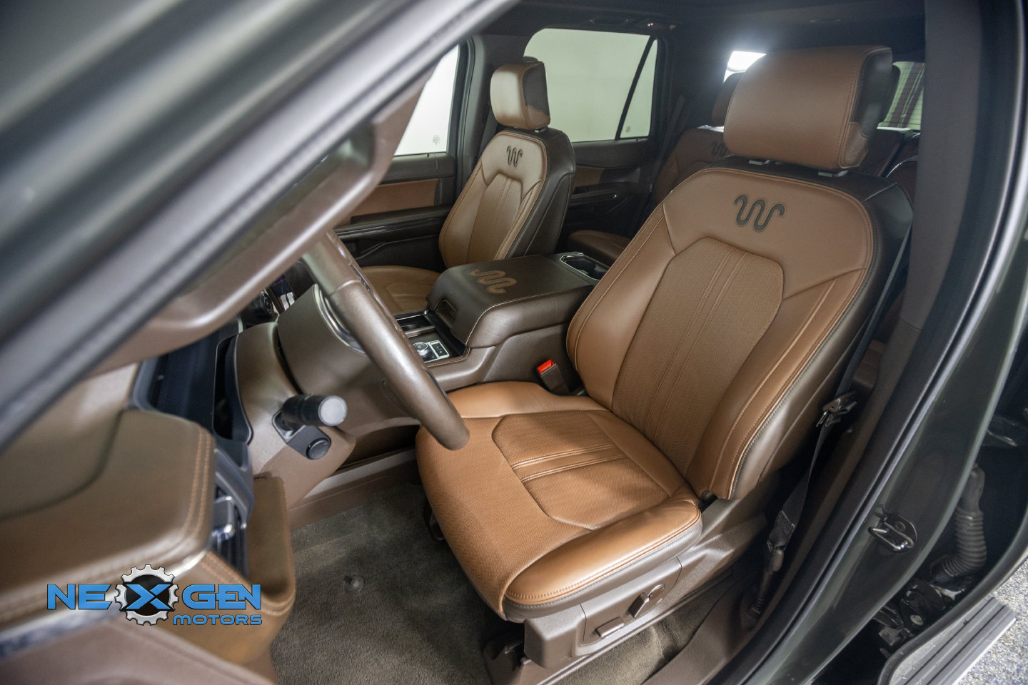 Used 2023 Ford Expedition King Ranch AWD/4WD image 25