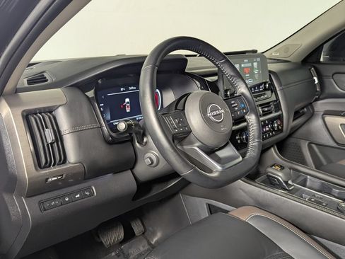 Used 2024 Nissan Pathfinder Platinum AWD/4WD image 13