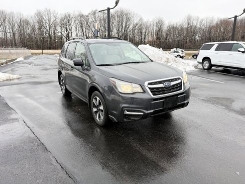 Used 2017 Subaru Forester 2.5i Premium w/ All-Weather Package image 3